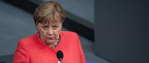 Bundeskanzlerin Angela Merkel (CDU) während der Regierungsbefragung