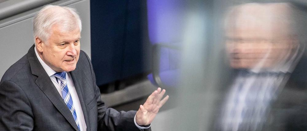 Horst Seehofer (CSU) im Bundestag während der Debatte über das Migrationspaket
