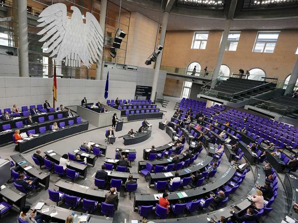 Der Plenarsaal, aufgenommen bei der Generaldebatte im Bundestag.