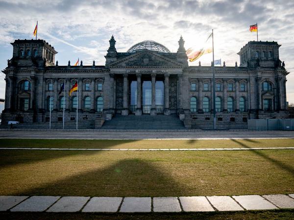 Seit 2017 sitzt auch die AfD im Bundestag, etwas, das Michael Brand sehr beunruhigt. 
