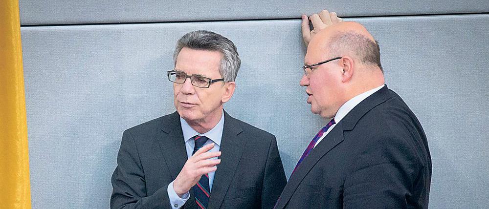 Ex-Innenminister Thomas de Maizière (links) und Wirtschaftsminister Peter Altmaier.