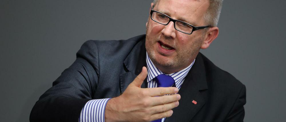 Johannes Kahrs (SPD) spricht am 6. September im Bundestag. 
