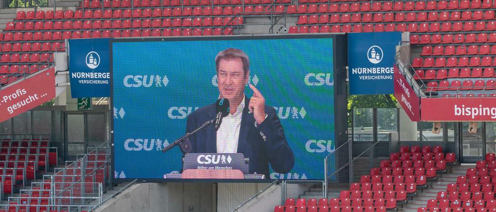 Bei der CSU-Listenaufstellung im Nürnberger Stadion hat Markus Söder rote Linien eingezogen. Foto: dpa.