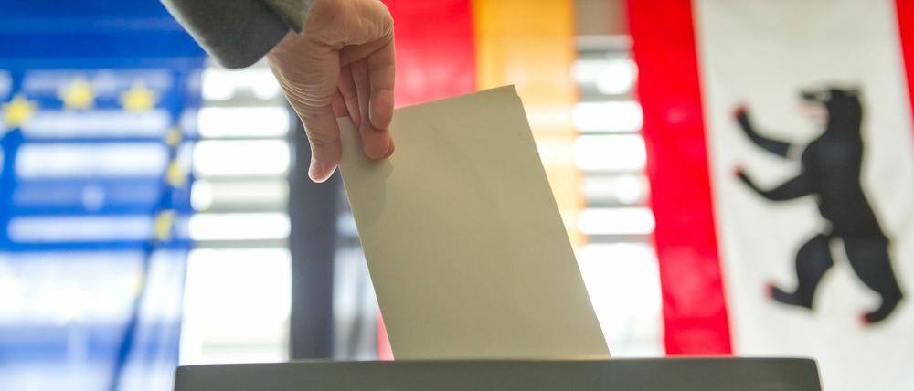 Immer weniger Menschen in Deutschland nehmen an Wahlen teil.