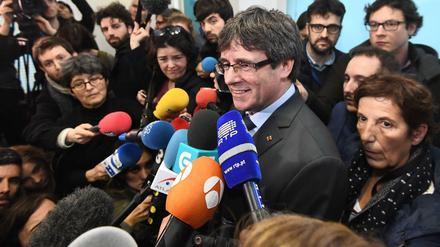 Muss im katalanischen Parlament anwesend sein, wenn er gewählt werden will: Carles Puigdemont. 