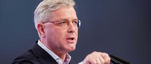 Norbert Röttgen (CDU) stellt sich gegen eine Huawei-Beteiligung am 5G-Ausbau.