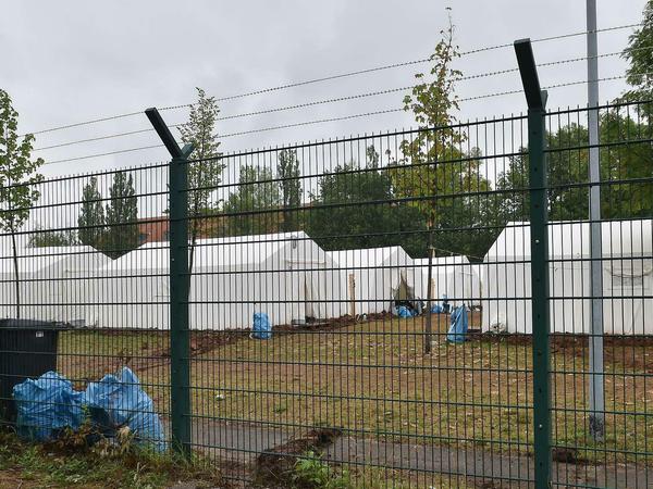 Zeltlager für Flüchtlinge im sächsischen Chemnitz. Es ist nach den Regenfällen der vergangenen Tage unbewohnbar geworden