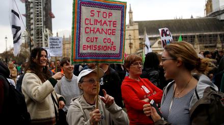 Klimaschützer auf dem Parliament Square in London.