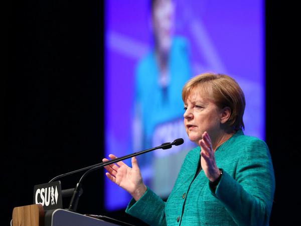 Die CDU-Vorsitzende und Bundeskanzlerin Angela Merkel (CDU) am Freitag auf dem CSU-Parteitag in Nürnberg. 