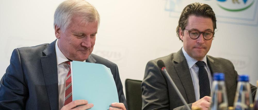 Der bayerische Ministerpräsident Horst Seehofer und CSU-Generalsekretär Andreas Scheuer bei der CSU-Vorstandssitzung im Dezember.