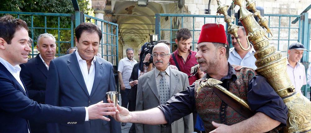 Der syrische Tourismusminister Bishr Riad Yaziji (links) hat am Donnerstag in Damaskus den Welt-Tourismustag gefeiert.