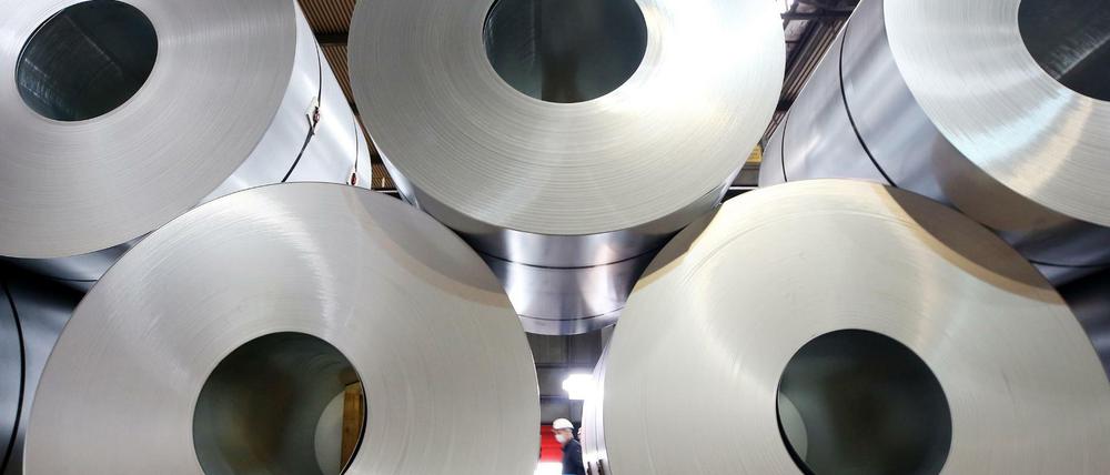 Die USA haben sich nach eigenen Angaben mit der EU auf ein Abkommen auf Stahl- und Aluminiumimporte verständigt.
