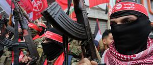 Militante Palästinenser der Volksfront für die Befreiung Palästinas (PFLP) am Donnerstag bei einer Demonstration in Gaza.