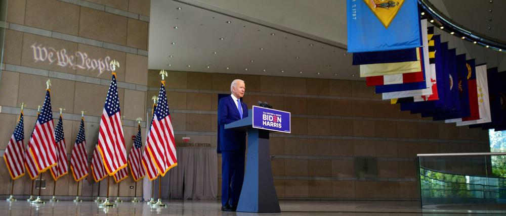 sJoe Biden sah sich gezwungen, wenigstens kurz zum Streit um das Oberste Gericht Stellung zu nehmen. Er sprach im Verfassungsmuseum in Philadelphia ohne Publikum. 