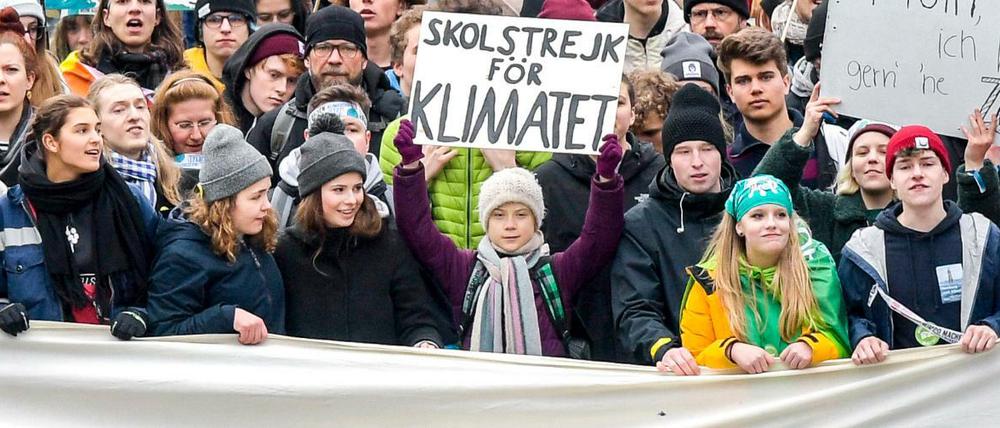 Klimaschutzaktivistin Greta Thunberg (Mitte) in Hamburg 