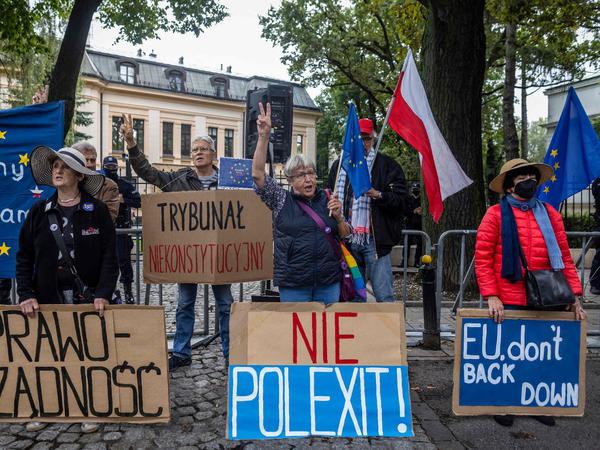 Ein Polexit ist unpopulär. Polens Bürger zeigen hohe Zustimmung zur EU.