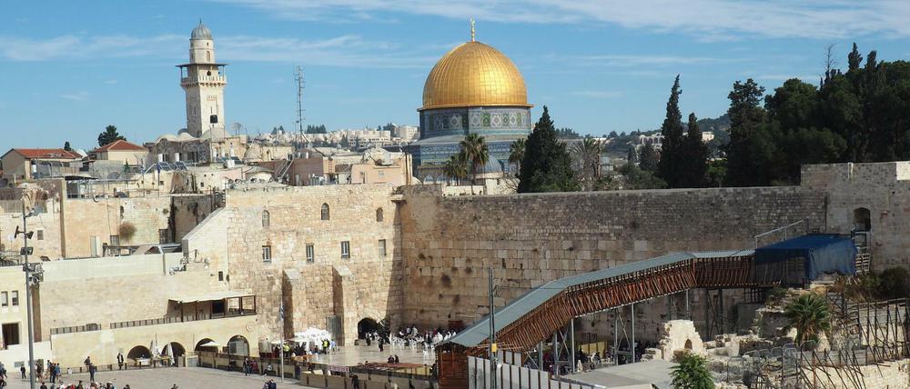 Jerusalem, die heilige Stadt für Juden, Moslems und Christen. Und das ist auch schon das Problem.