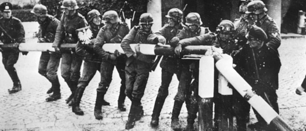 Deutsche Truppen beim Einmarsch in Polen am 1. September 1939.