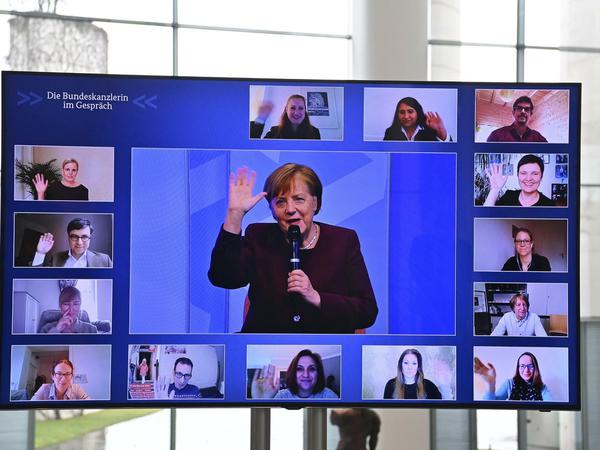 Bundeskanzlerin Angela Merkel im virtuellen Bürgerdialog.