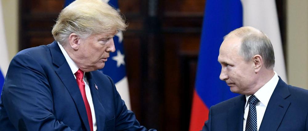 Donald Trump (links) und Wladimir Putin im Juli bei ihrem Treffen in Helsinki.