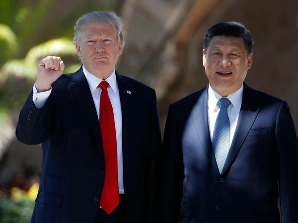 Haben sich einen Handelskrieg geliefert: der ehemalige US-Präsident Donald Trump und Chinas Staatschef Xi Jinping. (Archivbild)