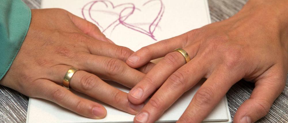 Am Freitag wird der Bundestag mutmaßlich über die Ehe für homosexuelle Paare abstimmen.