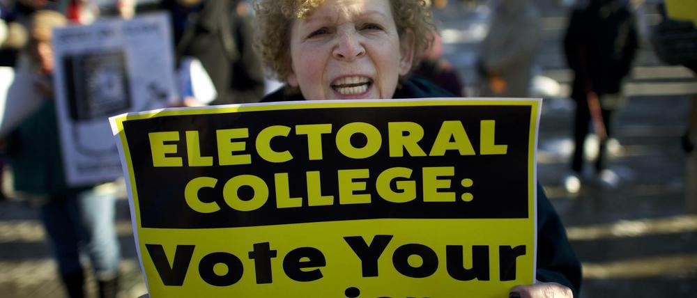 Esther Gordon bat schon 2016 das "Electoral College" sich an der Mehrheit der abgegebenen Stimmen zu orientieren. 