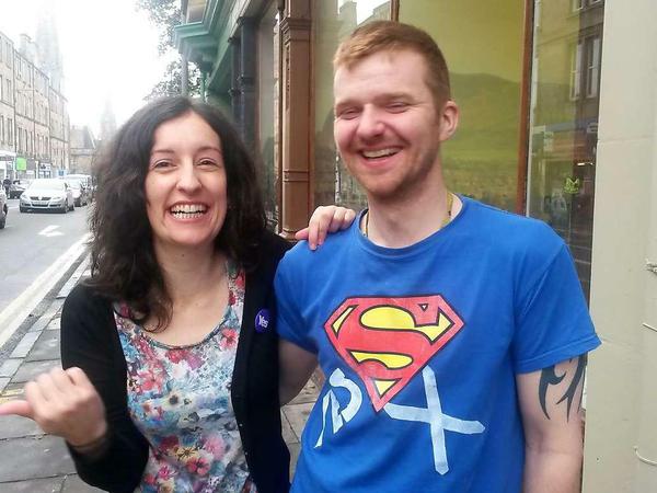 Bryden Firth und die Spanierin Alba Alonso haben für die Unabhängigkeit gestimmt.