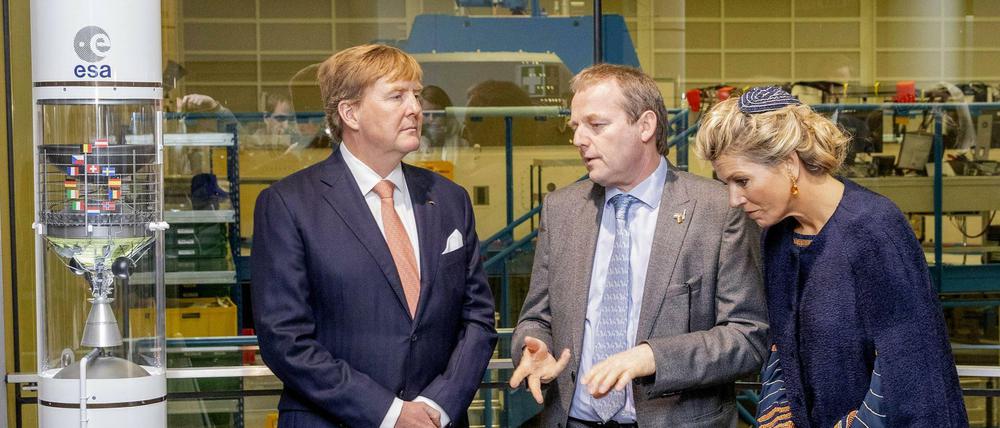 Staunen über Bremer Zukunftstechnologie: Königin Maxima und König Willem-Alexander aus Holland besuchen Airbus.