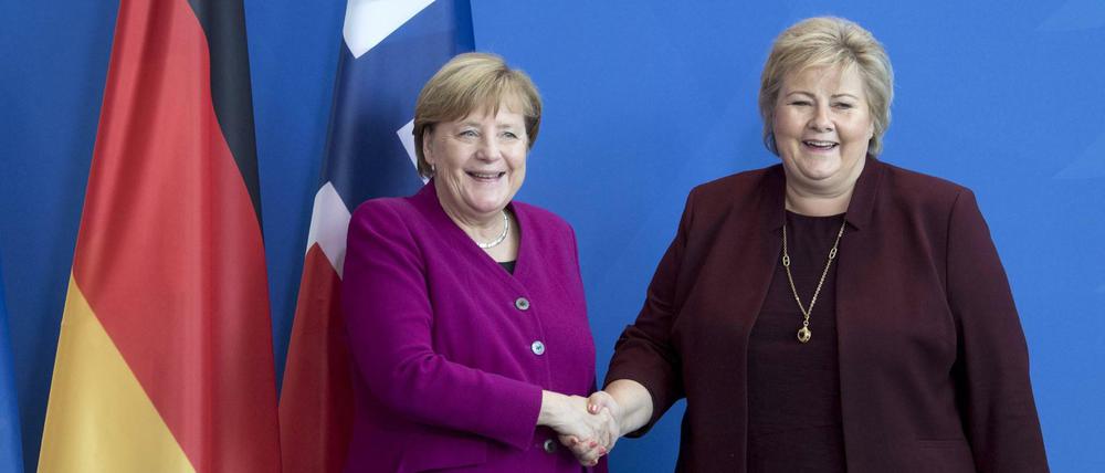 Erna Solberg, Ministerpräsidentin Norwegens, mit Bundeskanzlerin Angela Merkel. 