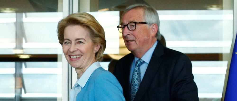 Die EU-Kommissionschefin Ursula von der Leyen mit ihrem Vorgänger Jean-Claude Juncker.