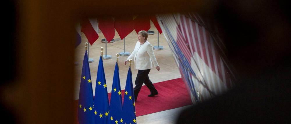 Bundeskanzlerin Angela Merkel (CDU) trifft zum EU-Gipfel ein.