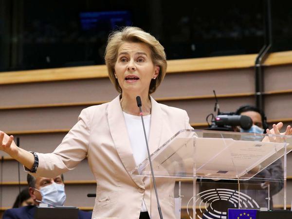 Ursula von der Leyen, Präsidentin der Europäischen Kommission, spricht am Mittwoch im Plenum des Europäischen Parlaments. 