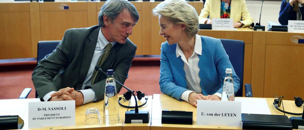 David-Maria Sassoli, Präsident des Europaparlaments, mit Ursula von der Leyen