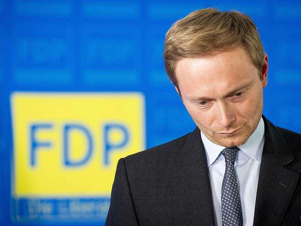 Die FDP hat sich schwer enttäuscht über ihr schwaches Abschneiden bei der Europawahl gezeigt. Parteichef Christian Lindner kündigte an, die FDP werde "beharrlich und leidenschaftlich für den Wiederaufstieg" arbeiten. 