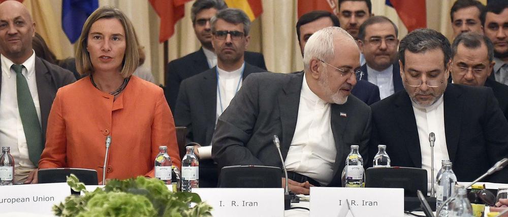 Seit Trumps Ausstieg aus dem Atom-Deal mit dem Iran suchen die übrigen Staaten nach einer Lösung. In Wien trafen sich jetzt die jeweiligen Außenminister.