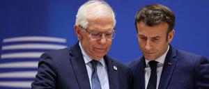 EU-Chefdiplomat Josep Borrell und Frankreichs Präsident Emmanuel Macron beim EU-Gipfel in Brüssel