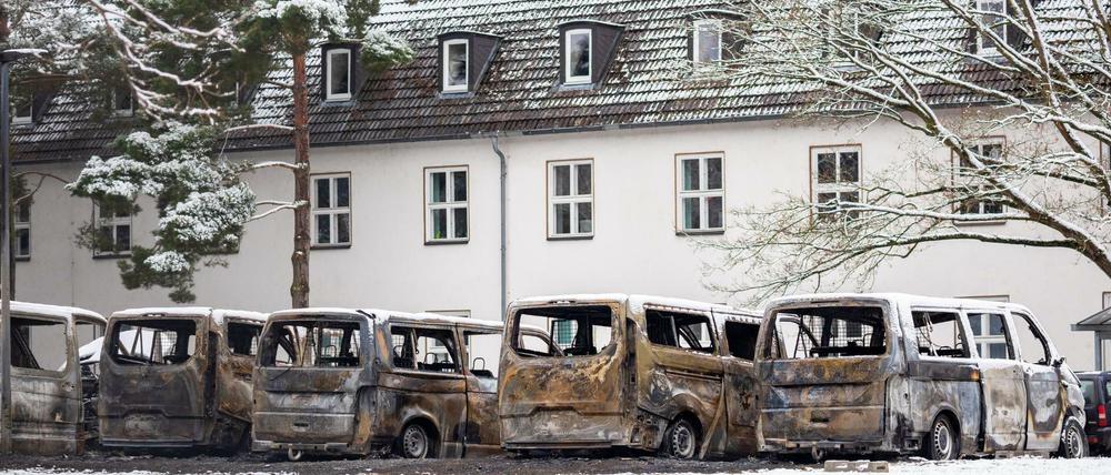 Hass auf den Staat. Mutmaßlich Linksextremisten haben in Braunschweig Transporter der Landesaufnahmebehörde Niedersachsen angezündet. 