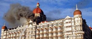 2008: Mehrere Attentäter griffen unter anderem das Hotel "Taj Mahal Palace and Tower" im indischen Mumbai an. 