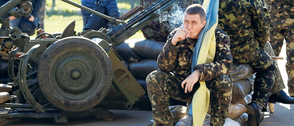 Ein ukrainischer Soldat in Belbek.