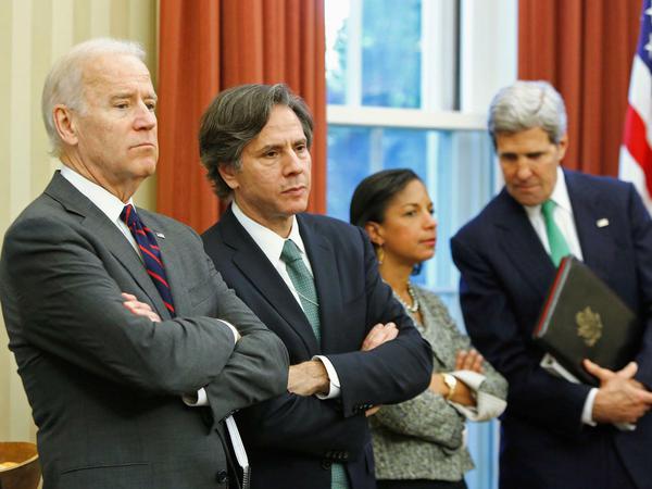 Alter Wegbegleiter: Anthony Blinken und Joe Biden im Jahr 2013 im Weißen Haus. Im Hintergrund Susan Rice und John Kerry.