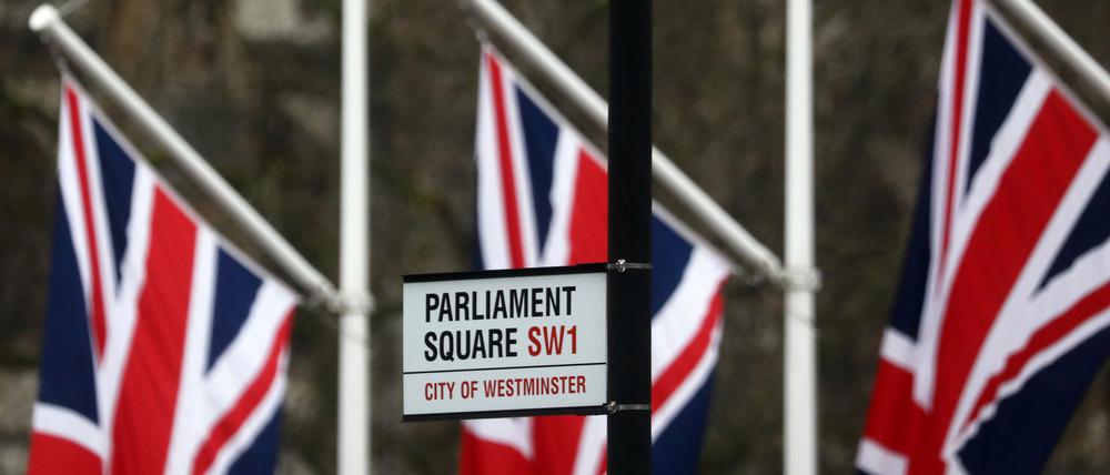 Britische Flaggen am Parliament Square, am Brexit-Tag, 31. Januar 2020.
