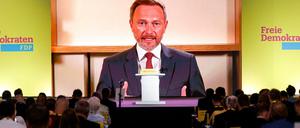 FDP-Parteichef Christian Lindner ist beim Parteitag in Berlin digital aus Washington zugeschaltet.