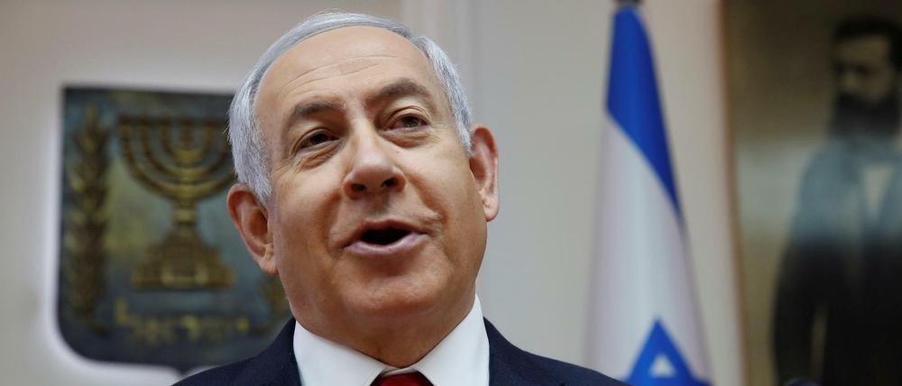 Premier Netanjahu will sich mit allen Mitteln eine Anklage wegen Korruption verhindern.