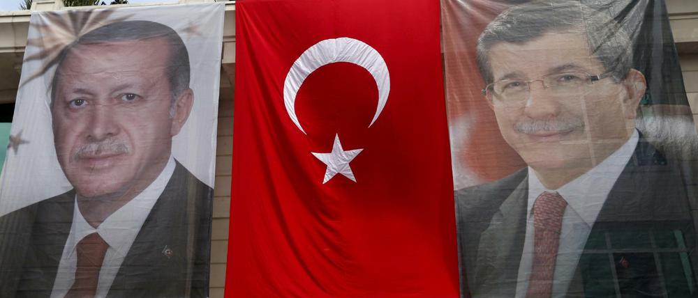 Türkeis Ministerpräsident Ahmet Davutoglu zieht sich aus seinen Ämtern zurück - wird Erdogans Schwiegersohn Ministerpräsident?