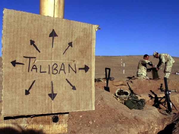 Die Kräfte, vor denen das Schild einer US-Marines-Einheit warnt, könnten bald ganz Afghanistan beherrschen.
