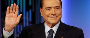 Italiens Ex-Regierungschef Silvio Berlusconi hat ein Mitte-rechts-Bündnis geschmiedet, das bei der Wahl am Sonntag vorn liegen könnte.