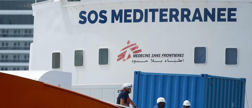 Ein Büro der Hilfsorganisaton SOS Mediterranee ist in Marseille von einer rechtsgerichteten Gruppe überfallen worden.
