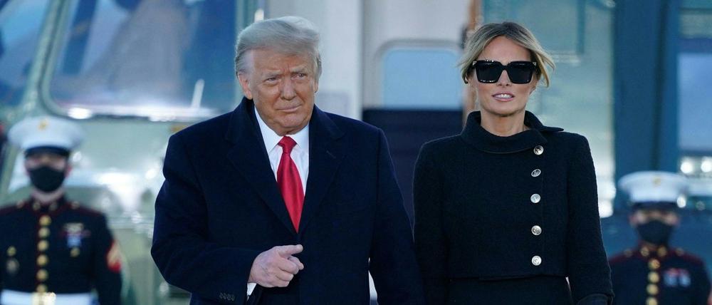Das Ehepaar Trump beim Auszug aus dem Weißen Haus am 20. Januar 2021 