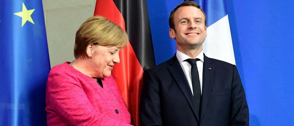 Bei der Frage der Aufnahme der Westbalkanstaaten in die EU sind sich Angela Merkel und Emmanuel Macron nicht einig.